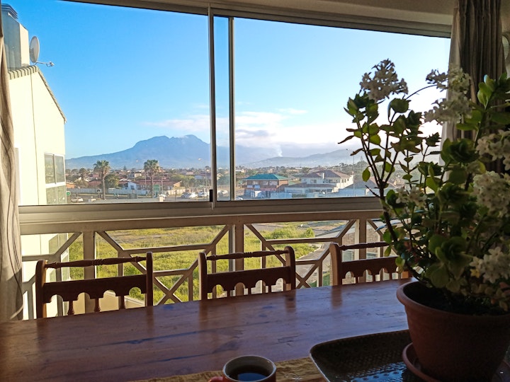 Cape Town Accommodation at Golf Beach Luxury Self-catering Apartment | Viya