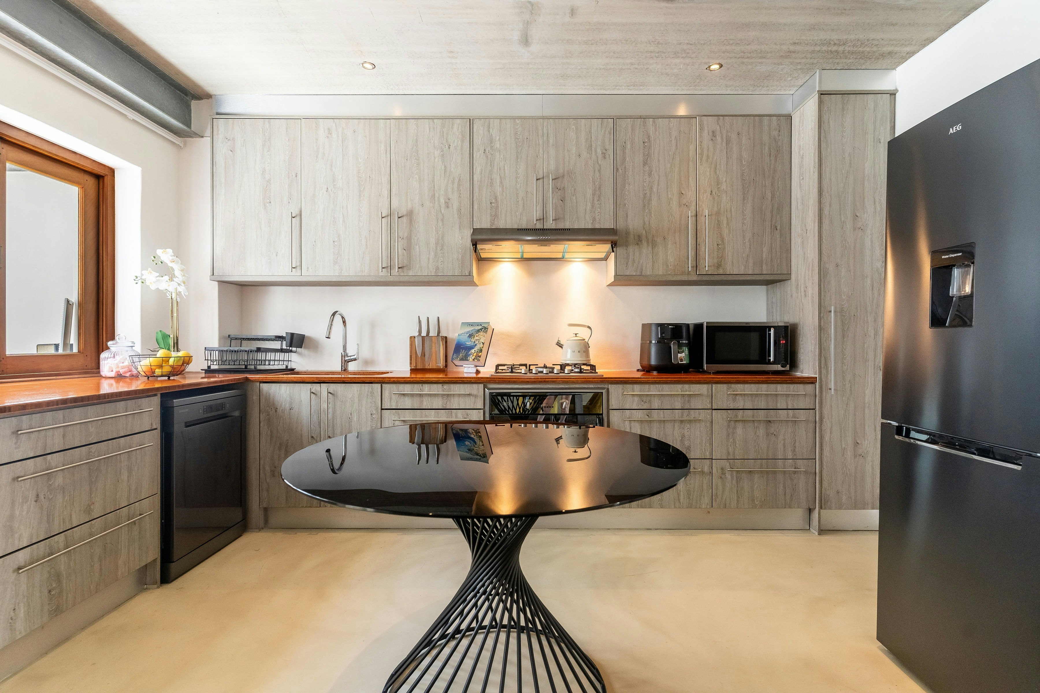Modern Rustic Gem at the Foot of Table Mountain image no 5 of 32