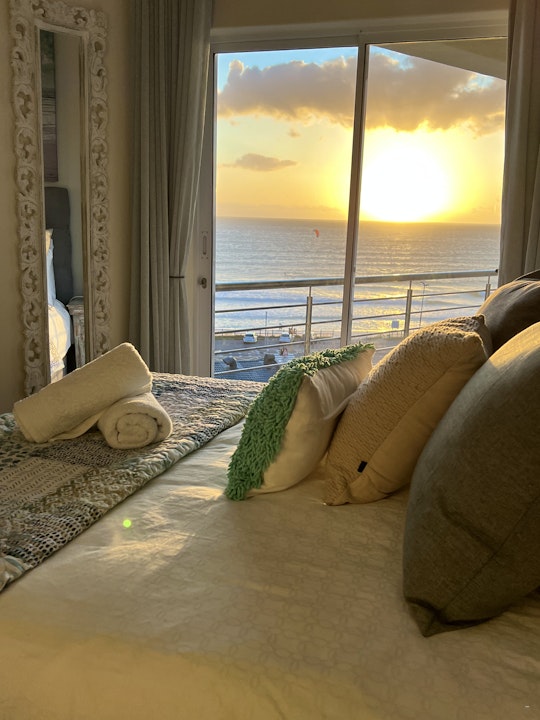 Bloubergstrand Accommodation at  | Viya