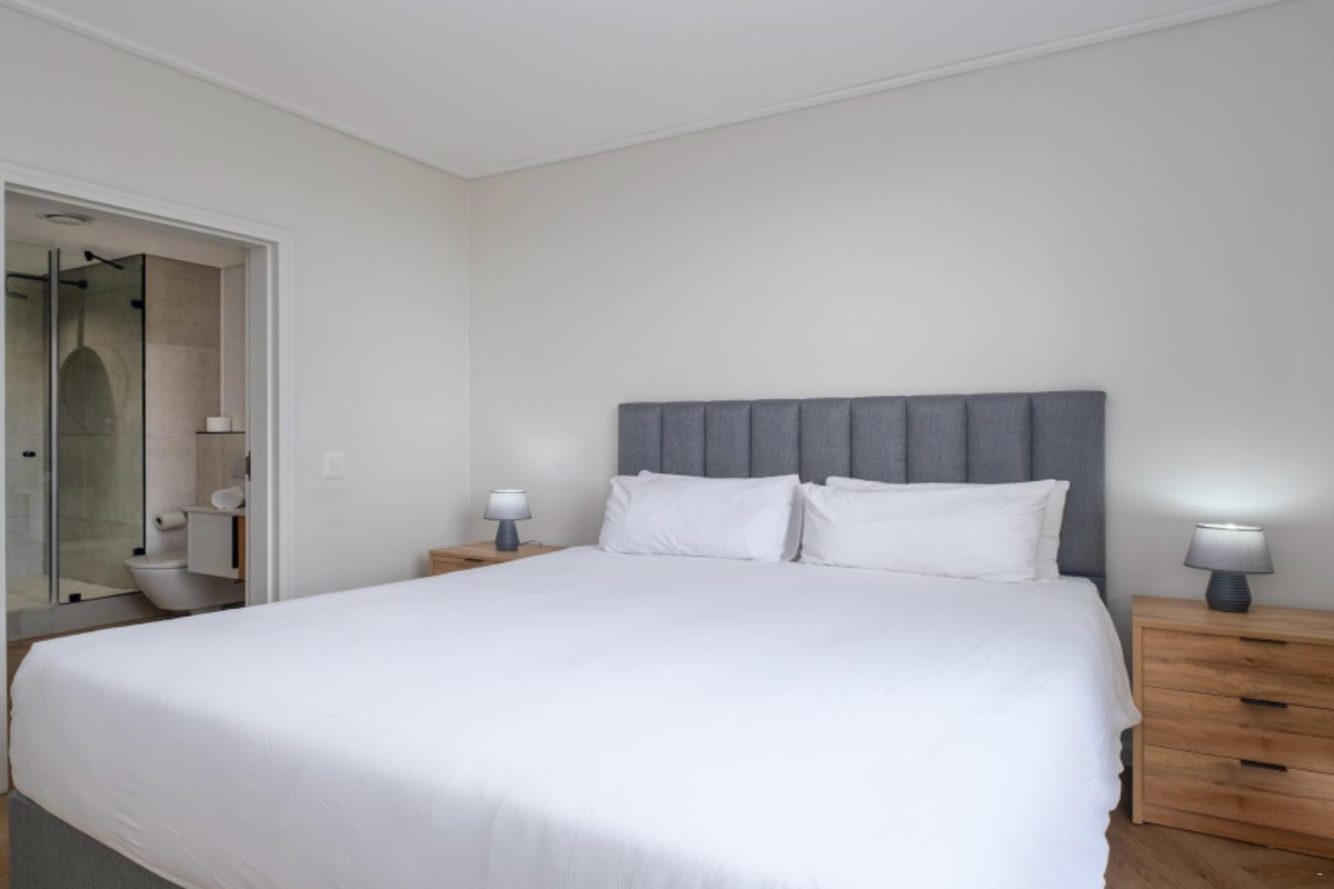2 Bed Apartment – On Park Unit 315 image no 4 of 29