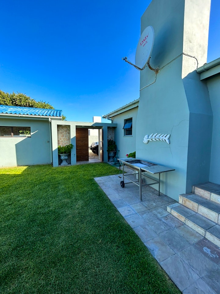 Overberg Accommodation at Struisbaai Beach House | Viya