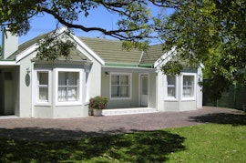 Southern Suburbs Accommodation at Constantia Cottage | Viya