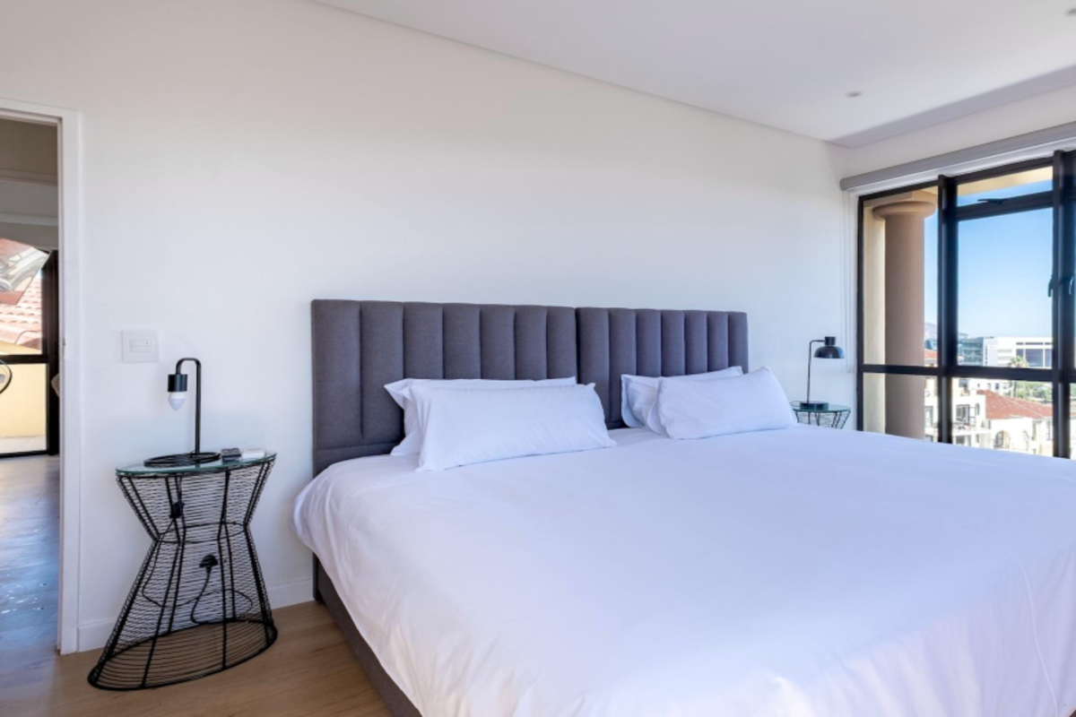 3 Bed 3 Bath Penthouse ICP606 image no 16 of 86