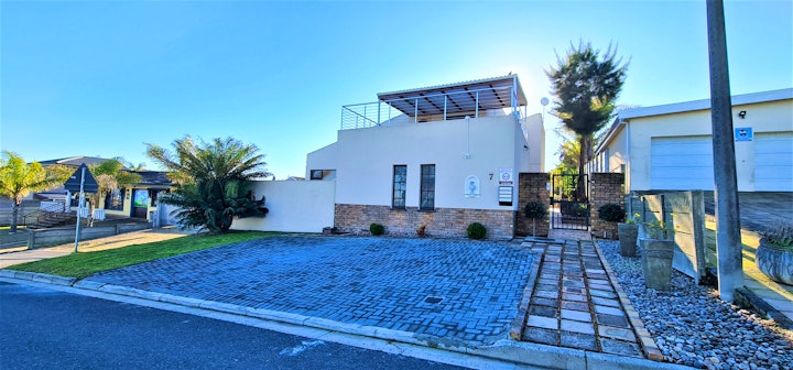 Cape Town Accommodation at Walters Lane Luxury Accommodation | Viya