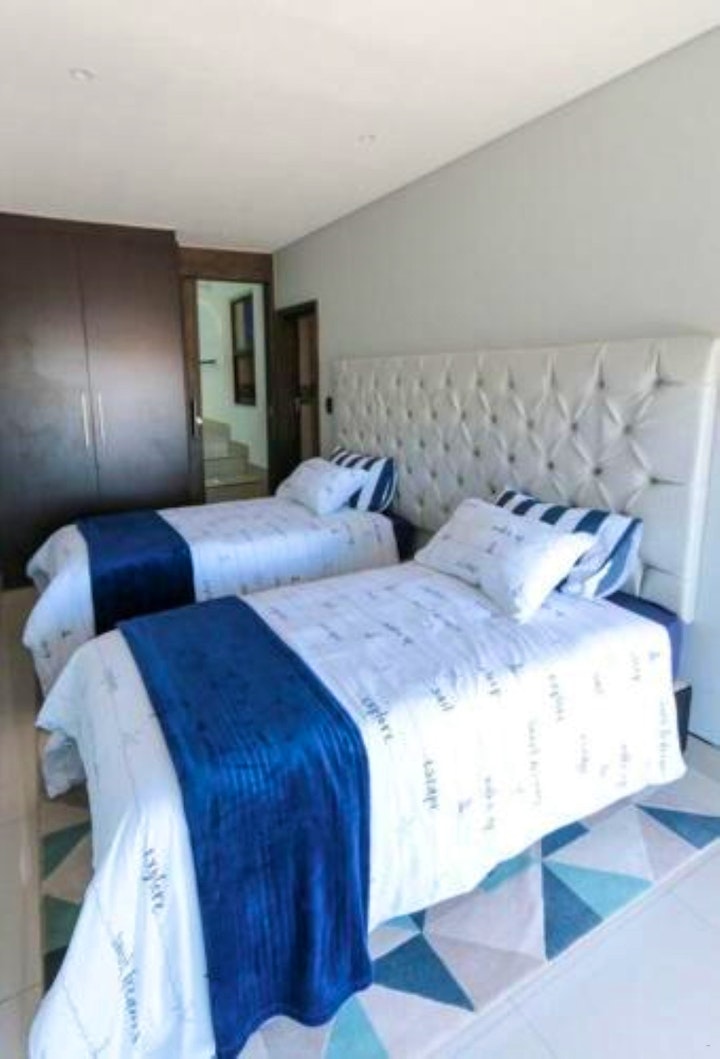 Mountainside Accommodation at Gordon’s Shore Luxury Apartments | Viya