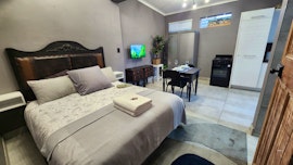 Knysna Accommodation at GreenMarket Studio | Viya