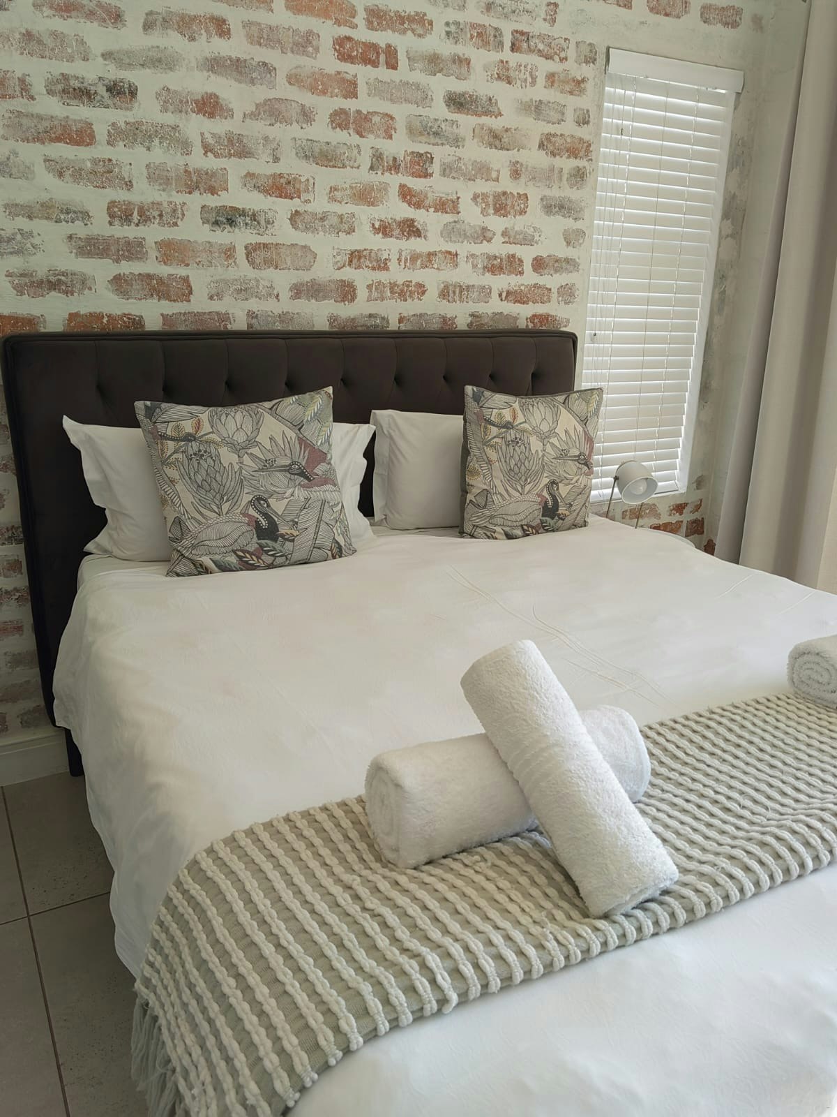 1110 Cote De Val Boutique Apartment image no 24 of 27