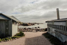 West Coast Accommodation at Sea Shack | Viya