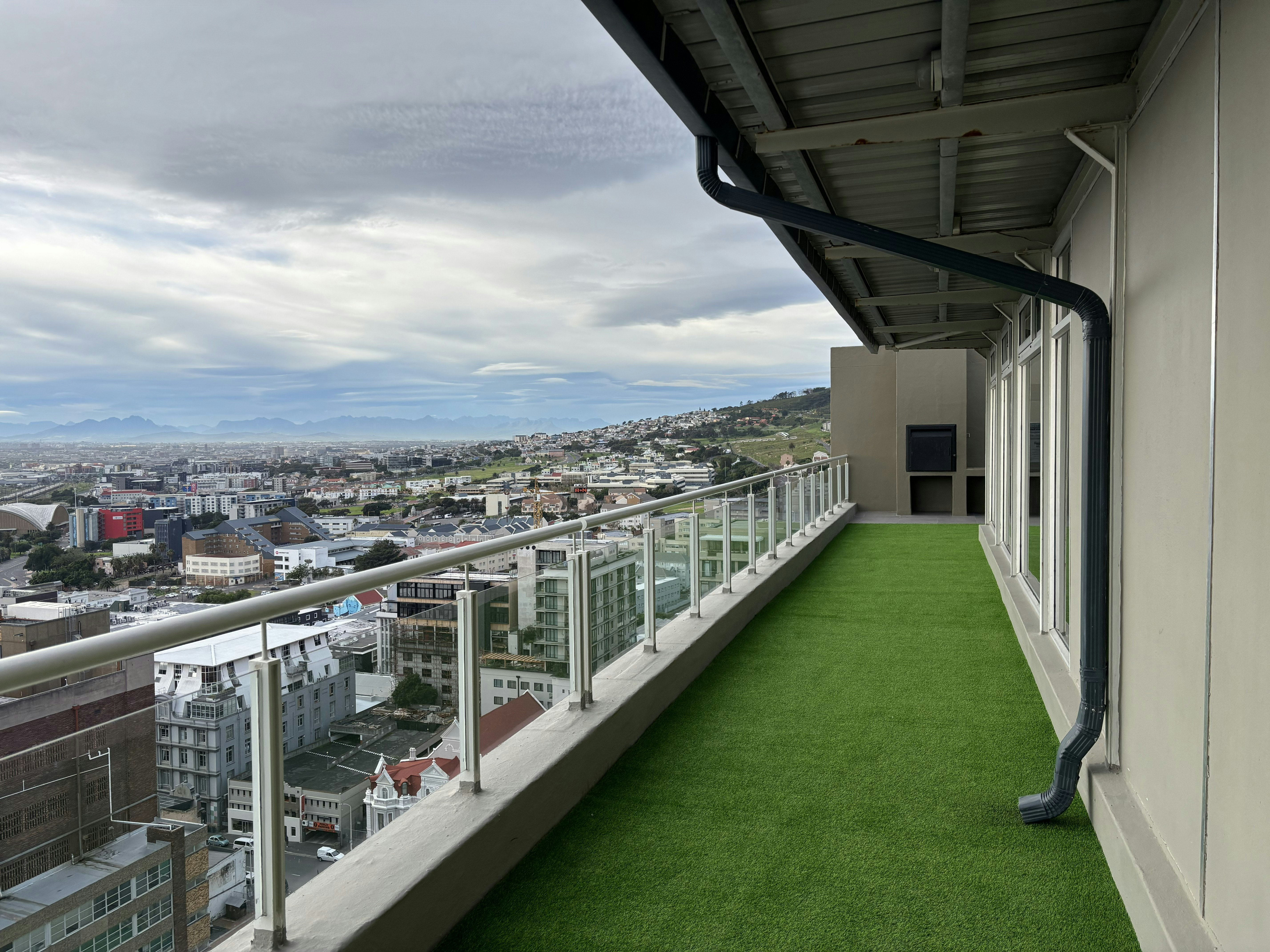 Luxury Top-Floor Retreat image no 70 of 82