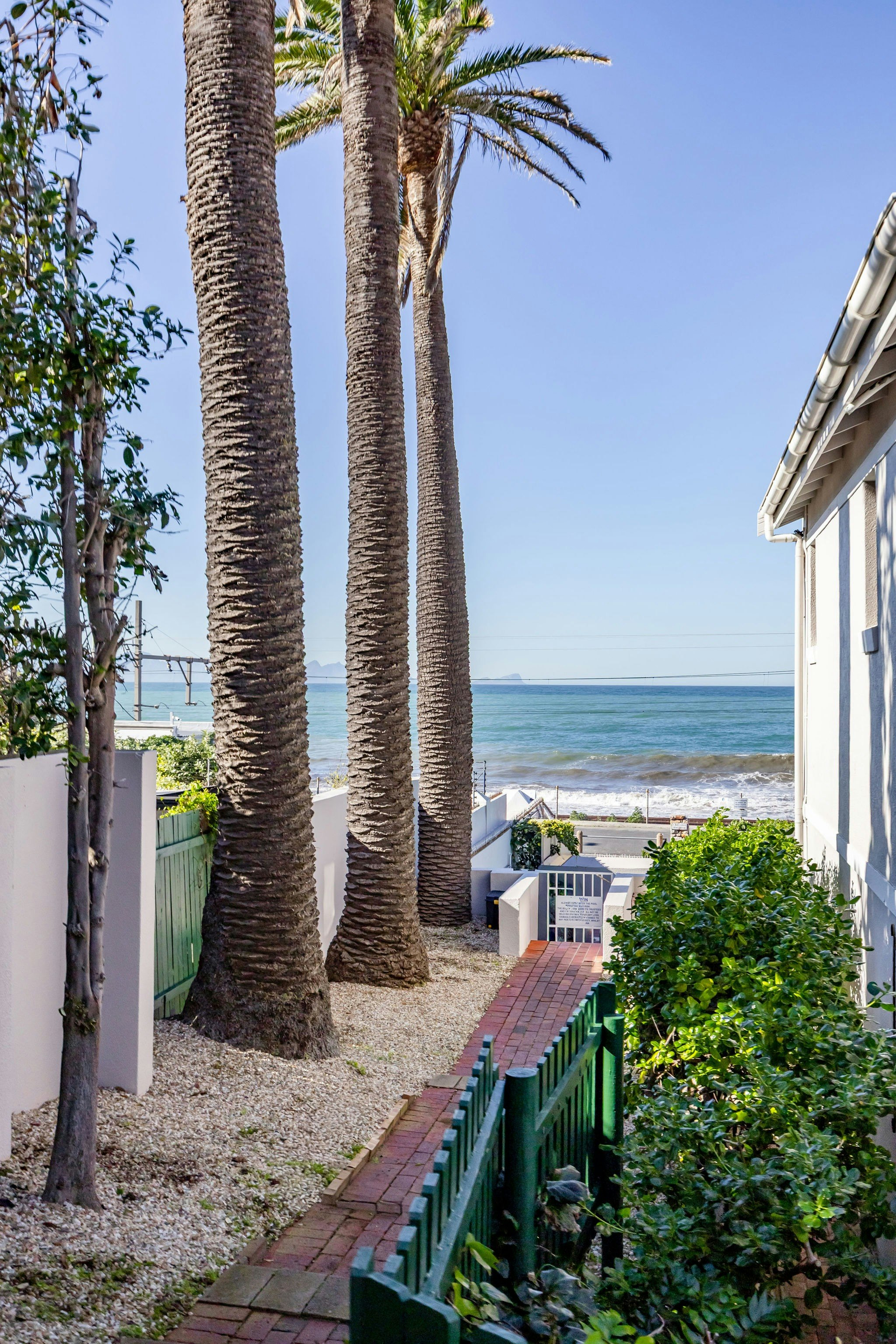 Kalk Coastal Apartment image no 38 of 40