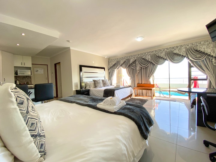 Mossel Bay Accommodation at Bar-t-nique Guest House | Viya