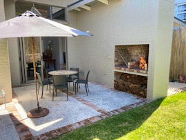 Hermanus Accommodation at 270 on 6 | Viya