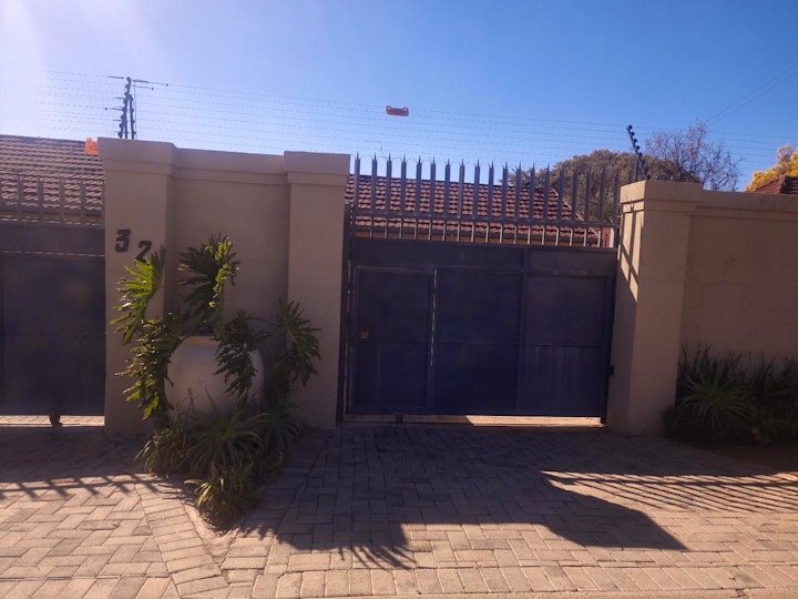 Johannesburg Accommodation at La Petit | Viya