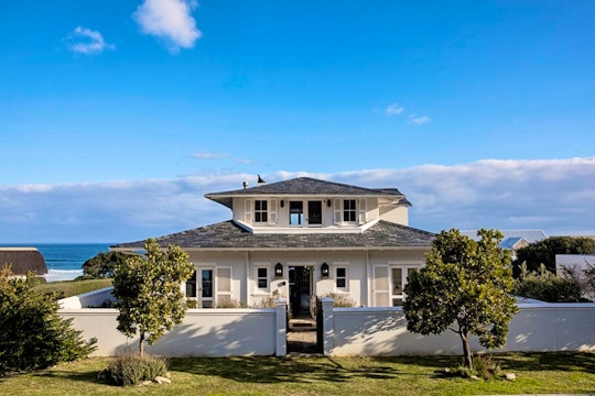 Hermanus Accommodation at  | Viya