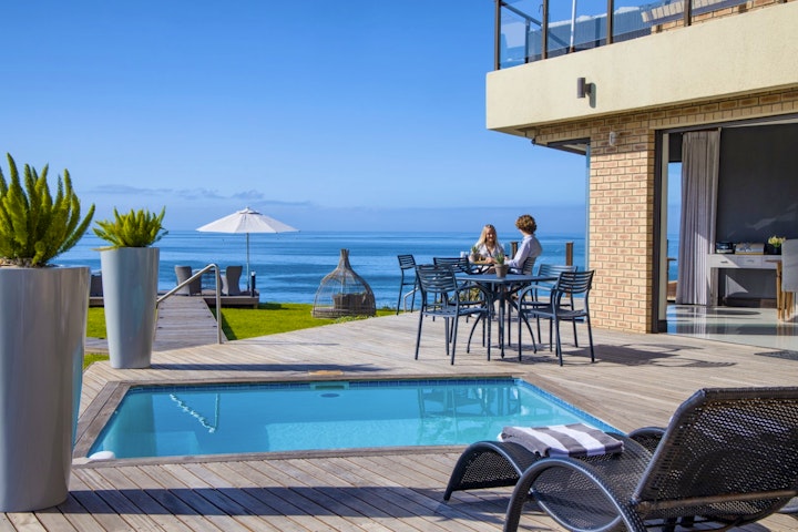 Garden Route Accommodation at African Oceans Manor on the Beach | Viya