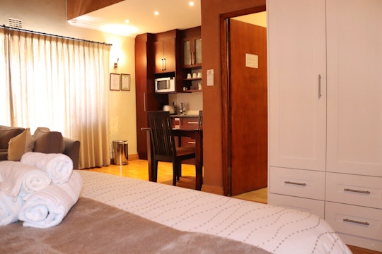 Southern Suburbs Accommodation at  | Viya