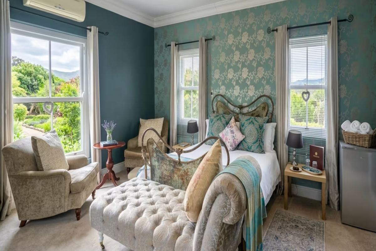 Sandmartins Luxury Villa image no 11 of 55
