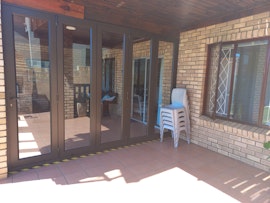 Jeffreys Bay Accommodation at Tamarisk 39 | Viya