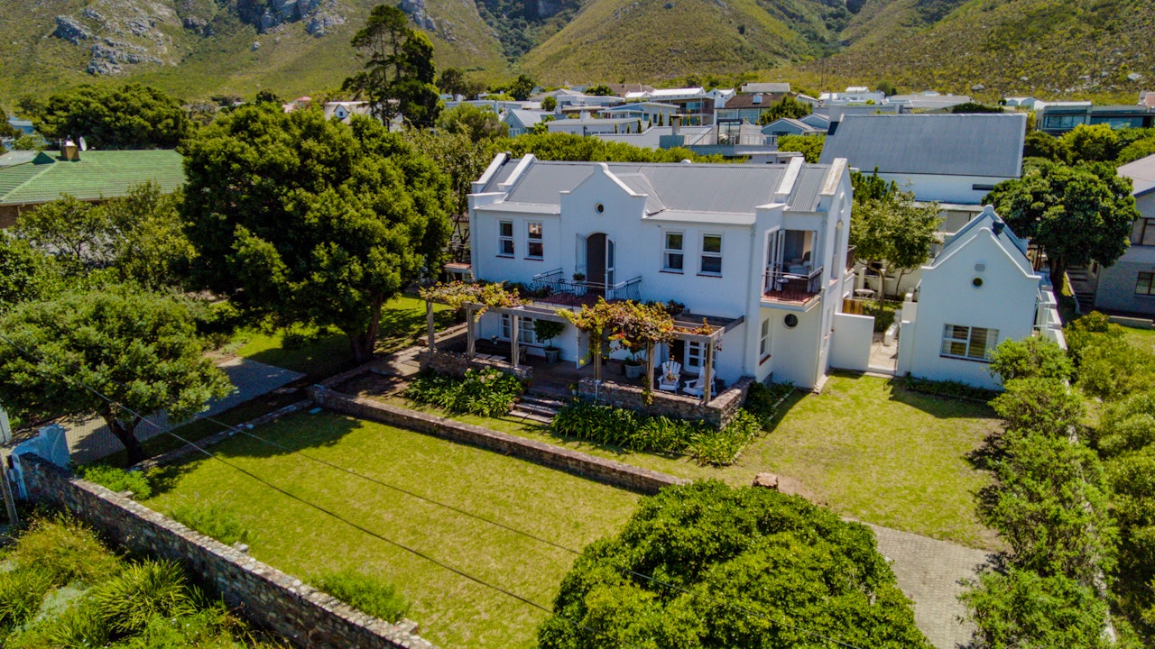 Hermanus Accommodation at  | Viya