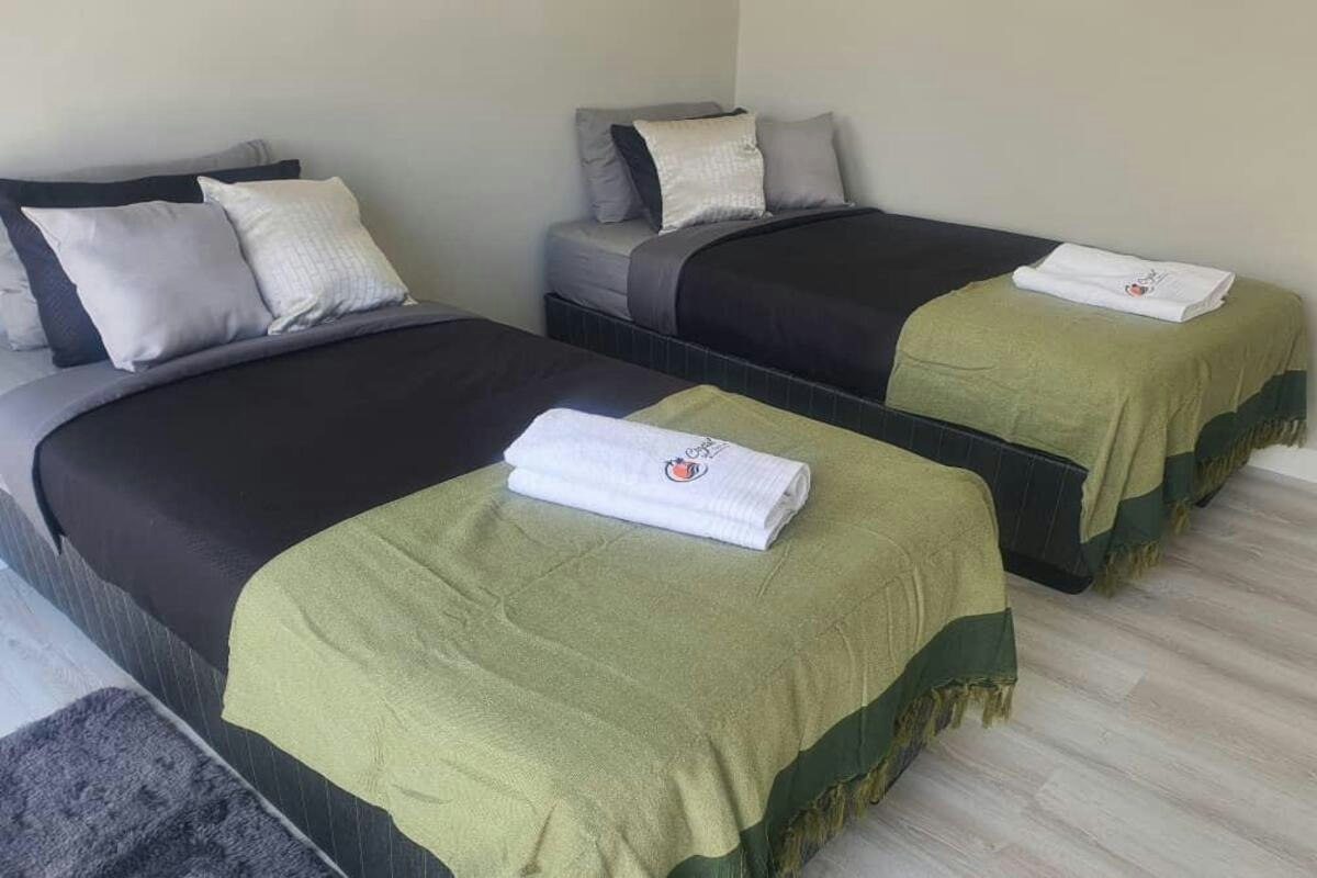 Crystal Self Catering 3 Bedroom Villa image no 14 of 16