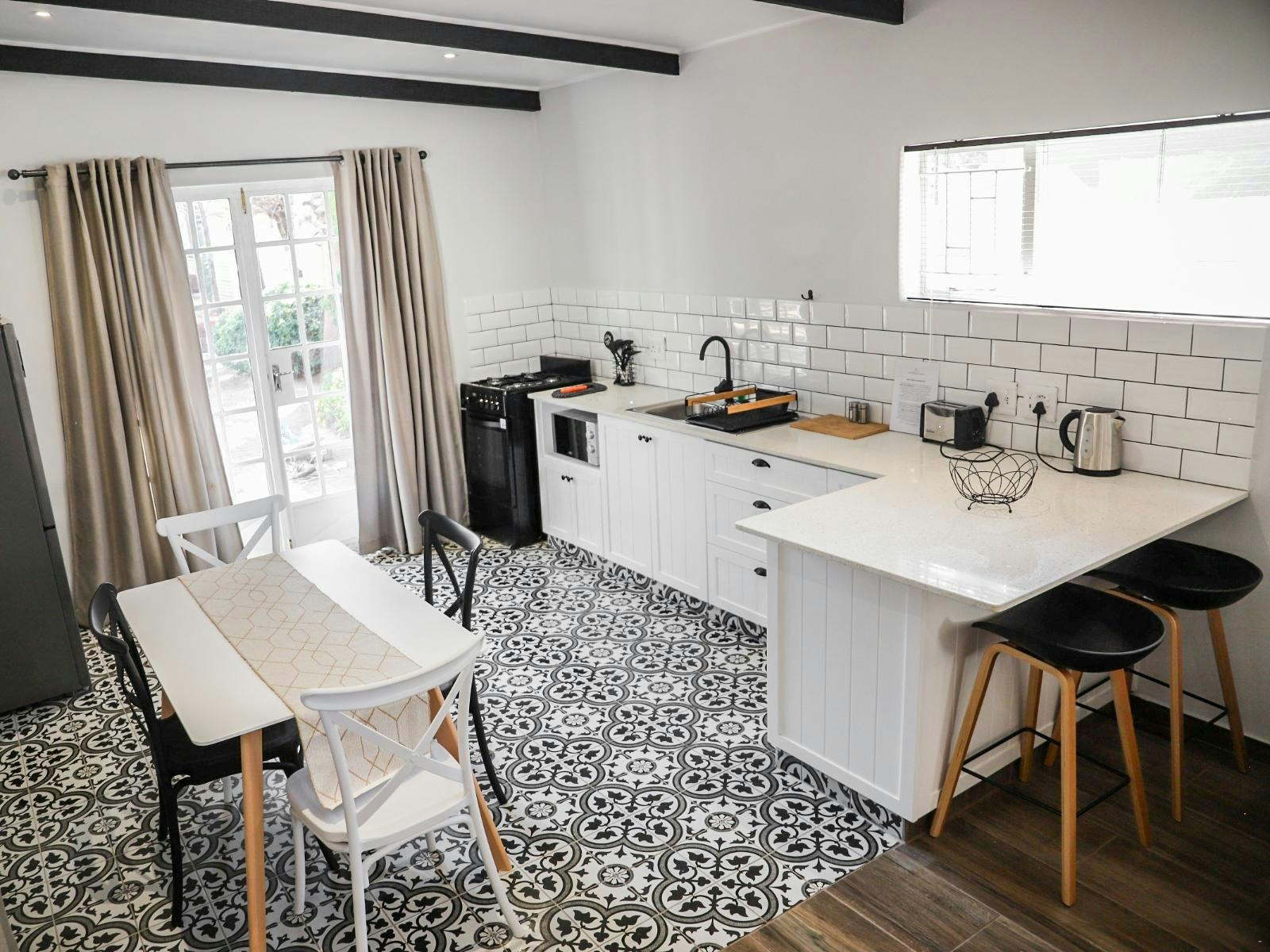 Modern Farm Stays 4 Swart Street image no 8 of 8