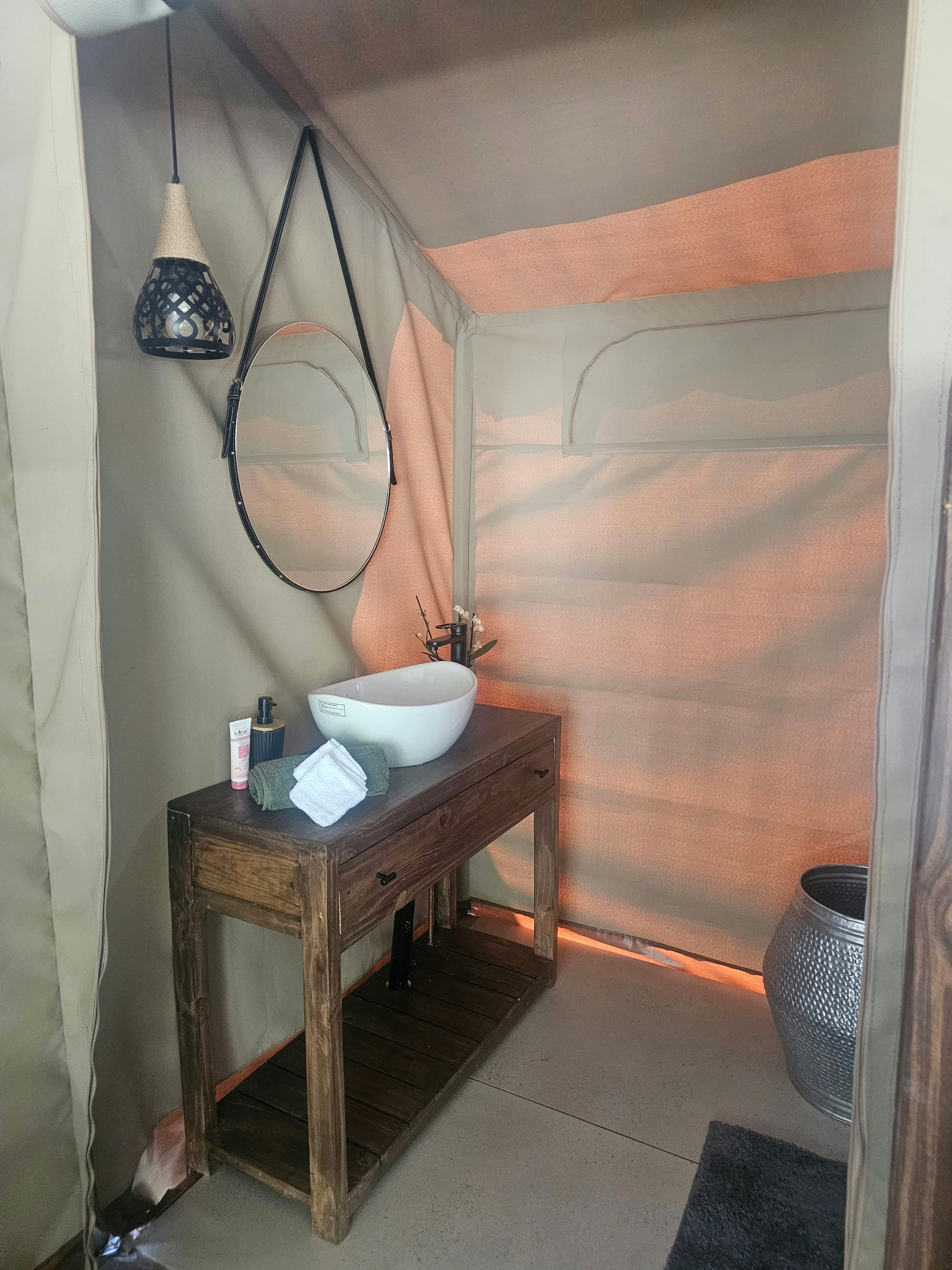 Rose cottage Luxury Tented Suite image no 21 of 25