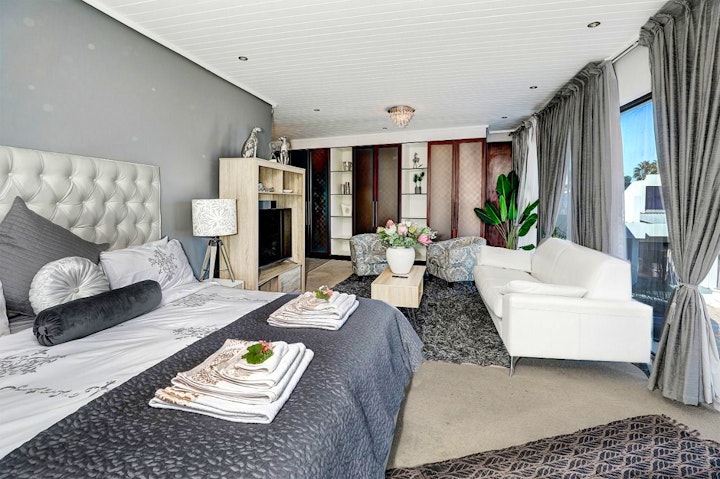 Cape Town Accommodation at The Model House | Viya