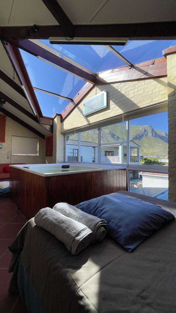 Western Cape Accommodation at Honeymoon Suite | Viya