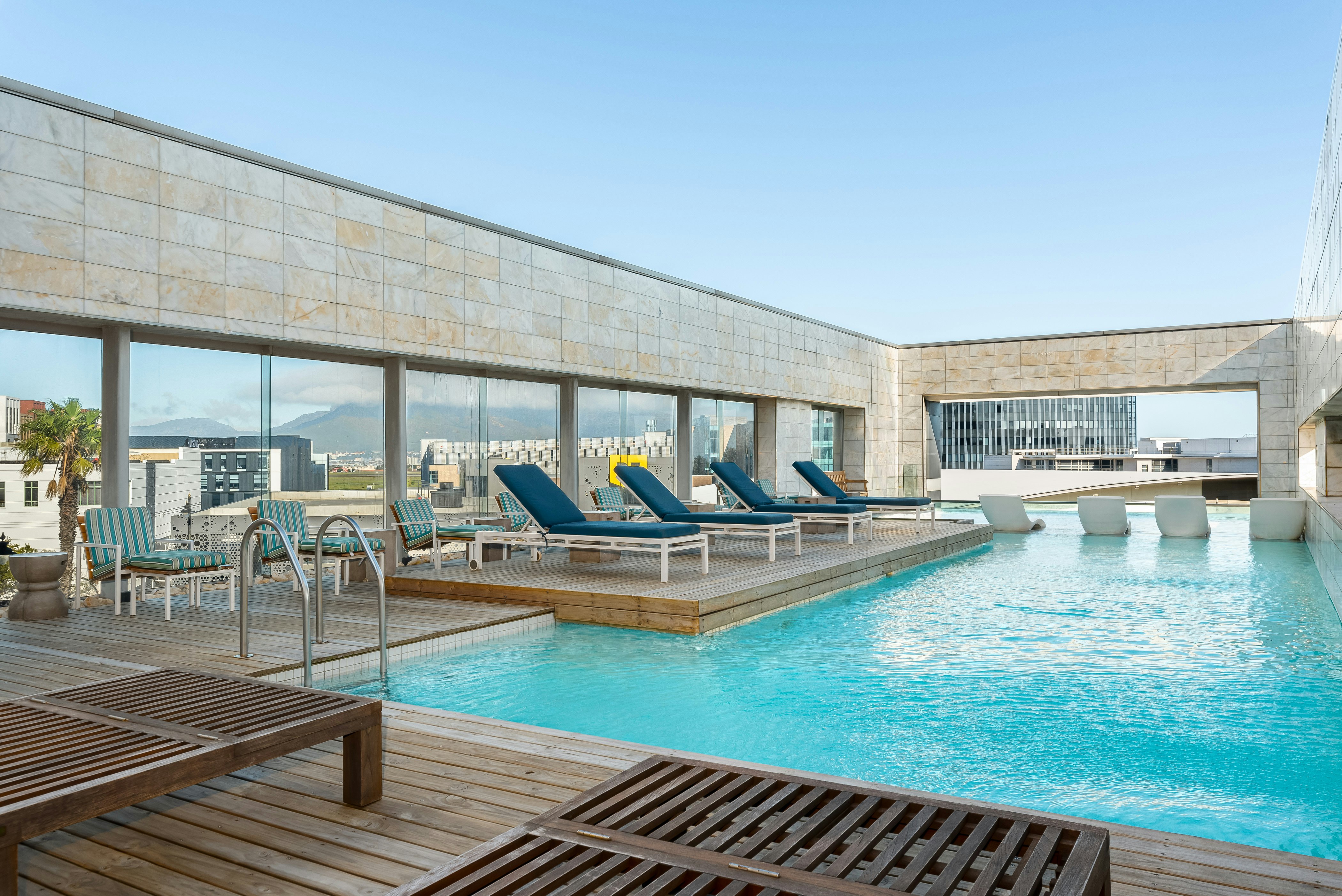 Luxury Stay Crystal Towers image no 2 of 17