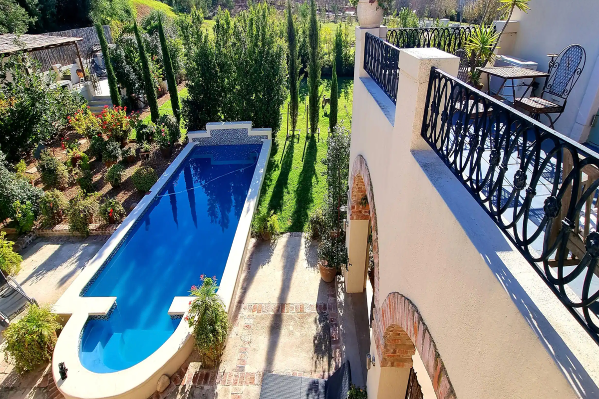 Sandmartins Luxury Villa image no 52 of 55