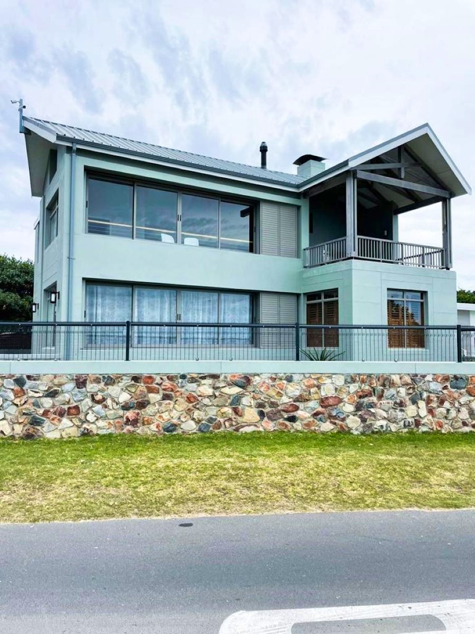 Hermanus Accommodation at  | Viya