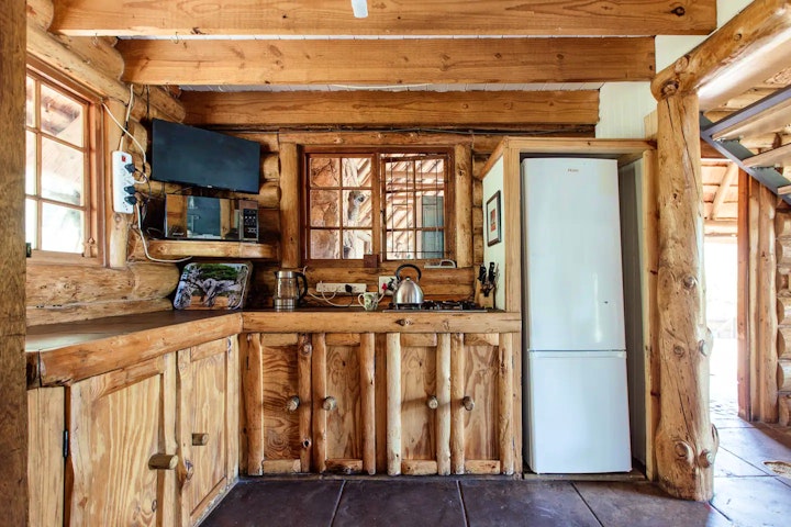 North West Accommodation at Mountain Canadian Log Home | Viya