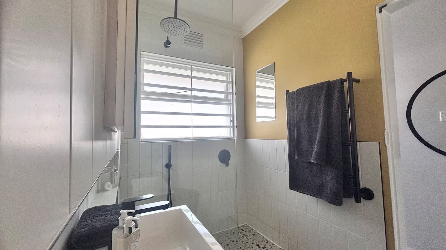 Beautiful 2 Bedroom Haven image no 15 of 19
