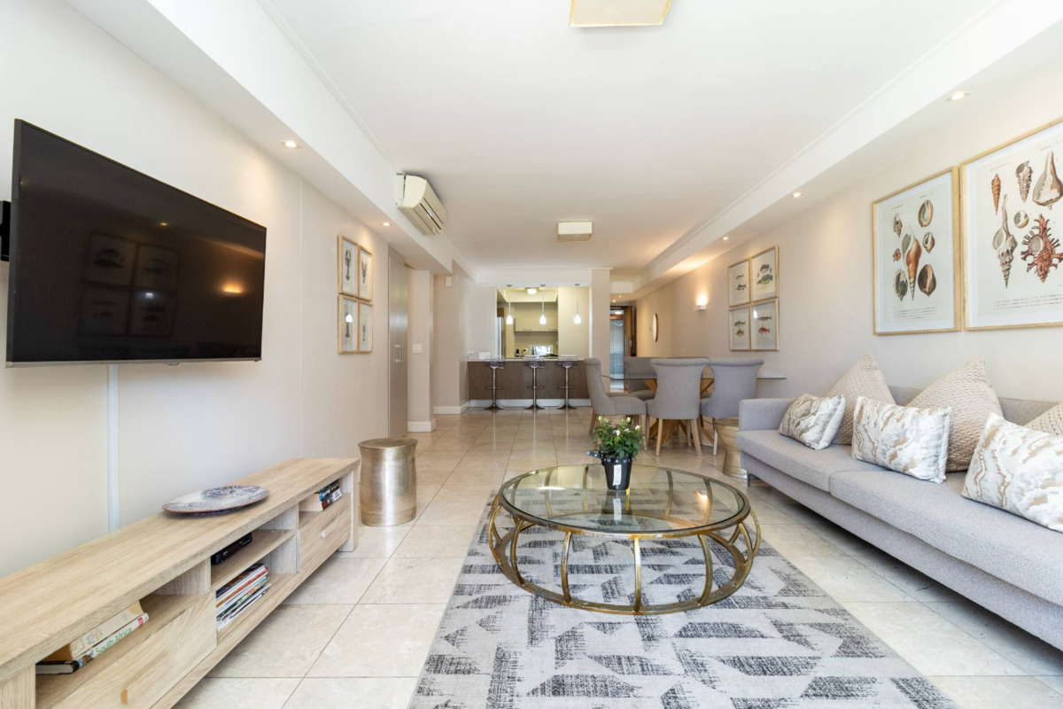 Canal Quays 2 Bed Apartment image no 15 of 20