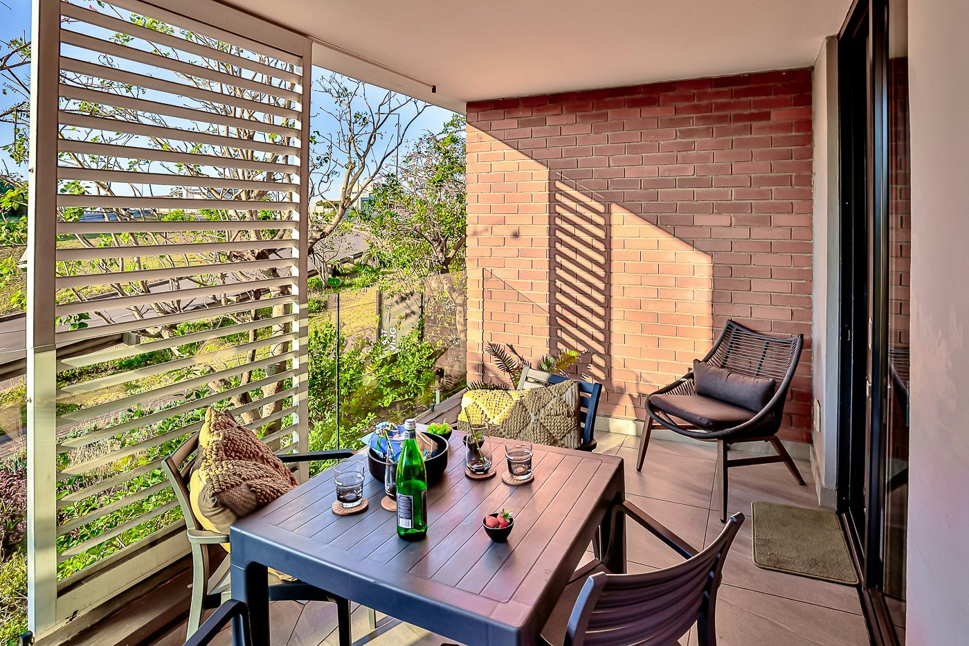 Stylish Sibaya Apartment | Pool & Inverter image no 30 of 31