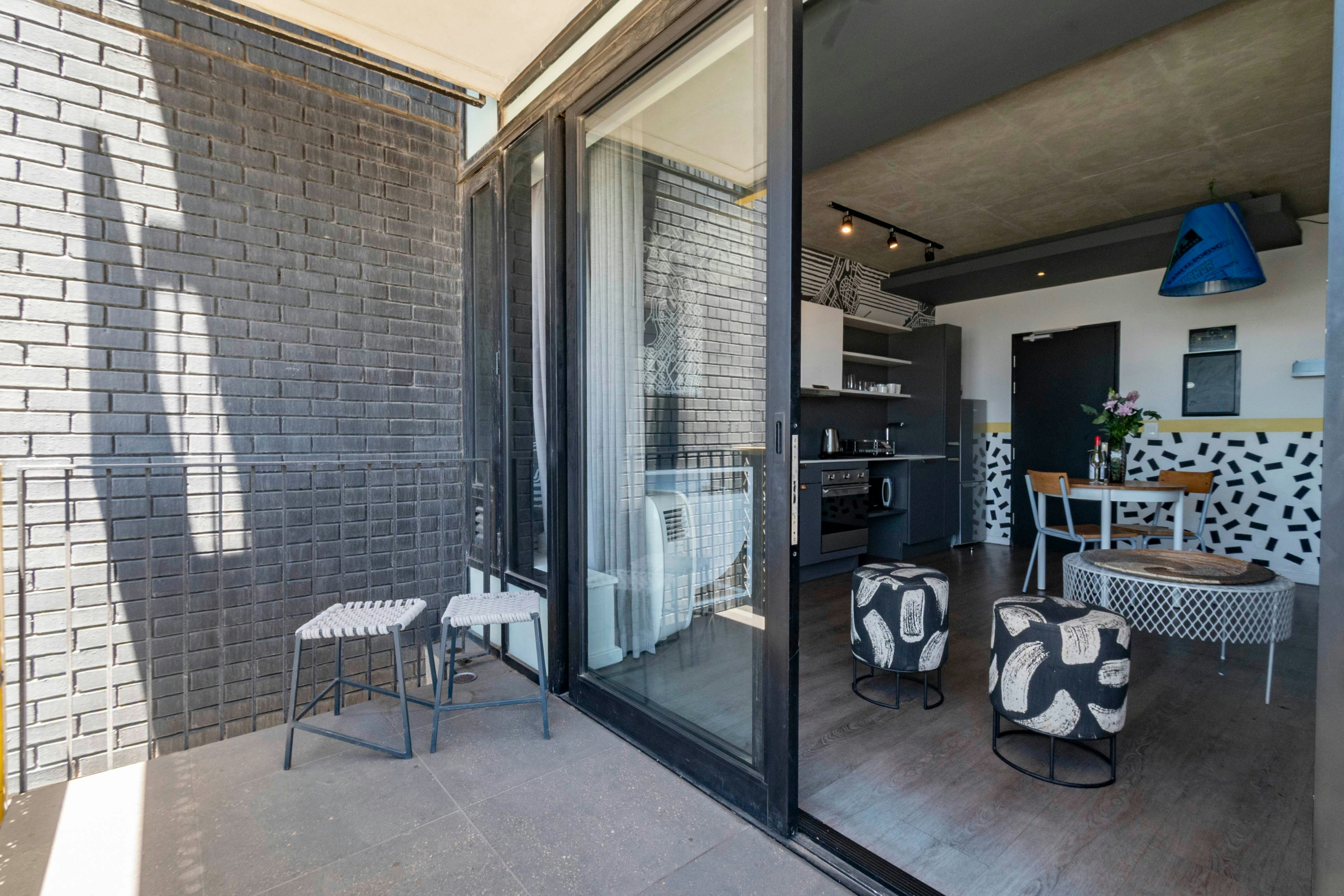 WEX 1 City Living | Modern 2-Bedroom image no 16 of 18