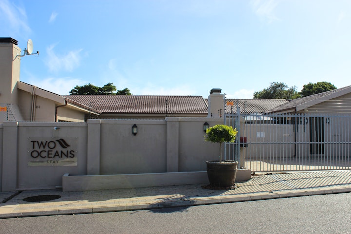 Cape Town Accommodation at Two Oceans Stay | Viya