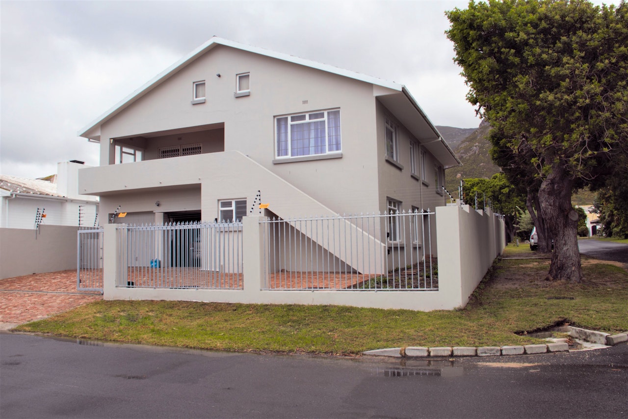 Hermanus Accommodation at  | Viya