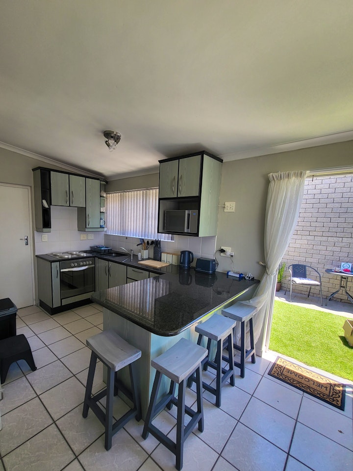 Cape Town Accommodation at Apple's Apartment 6B | Viya