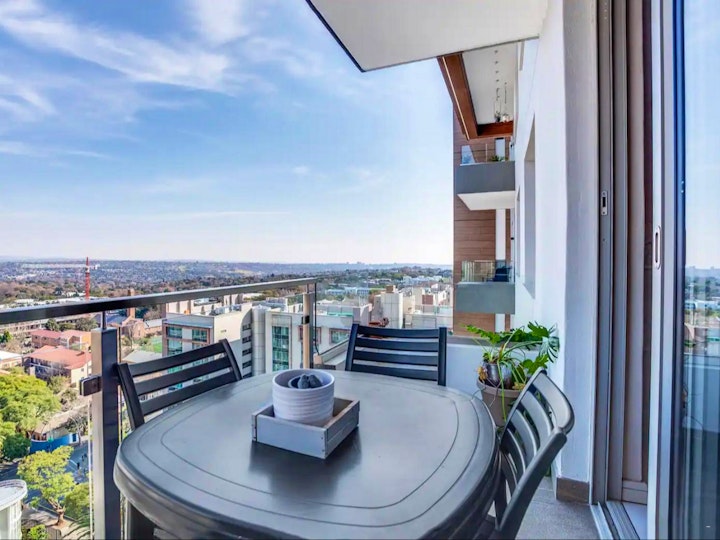 Johannesburg Accommodation at Urban Oasis Tyrwhitt Apartment with Balcony | Viya