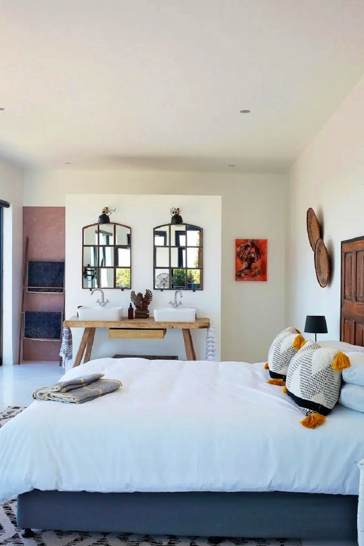 Western Cape Accommodation at Out of this World | Viya