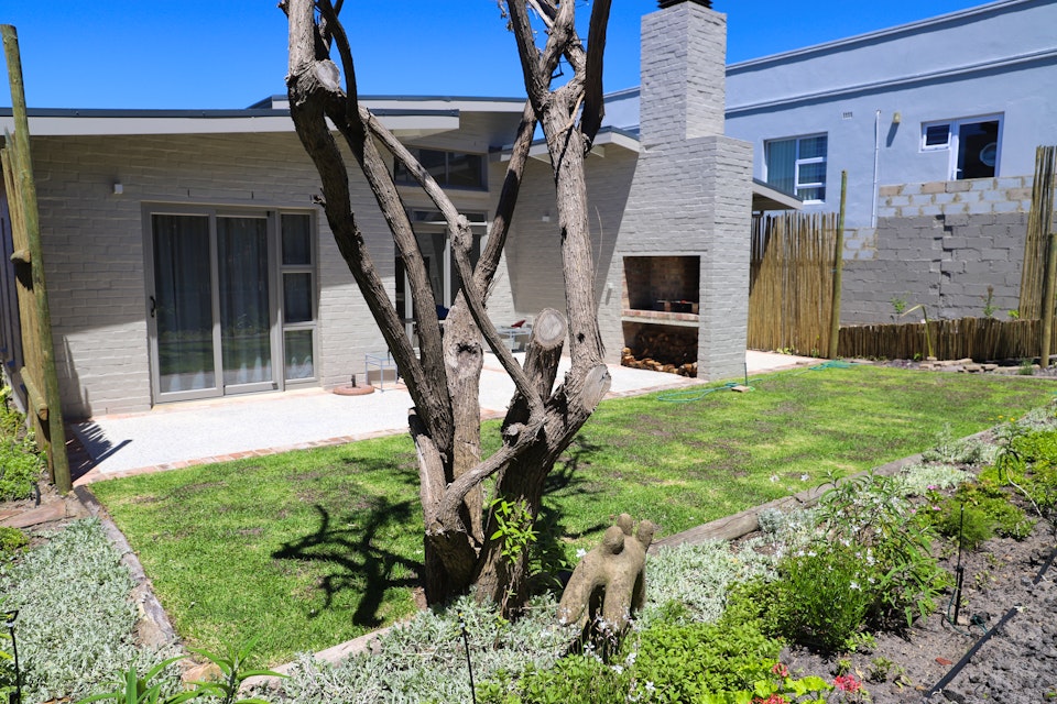 Hermanus Accommodation at  | Viya