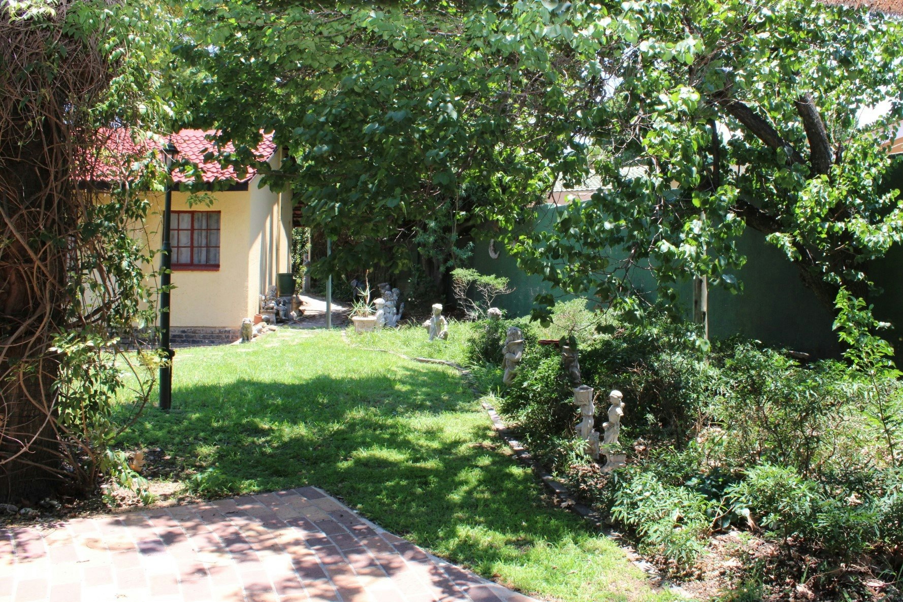 Dinky's Paulshof Cottage image no 26 of 28