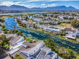 Southern Suburbs Accommodation at Vlei Cove Guest House | Viya