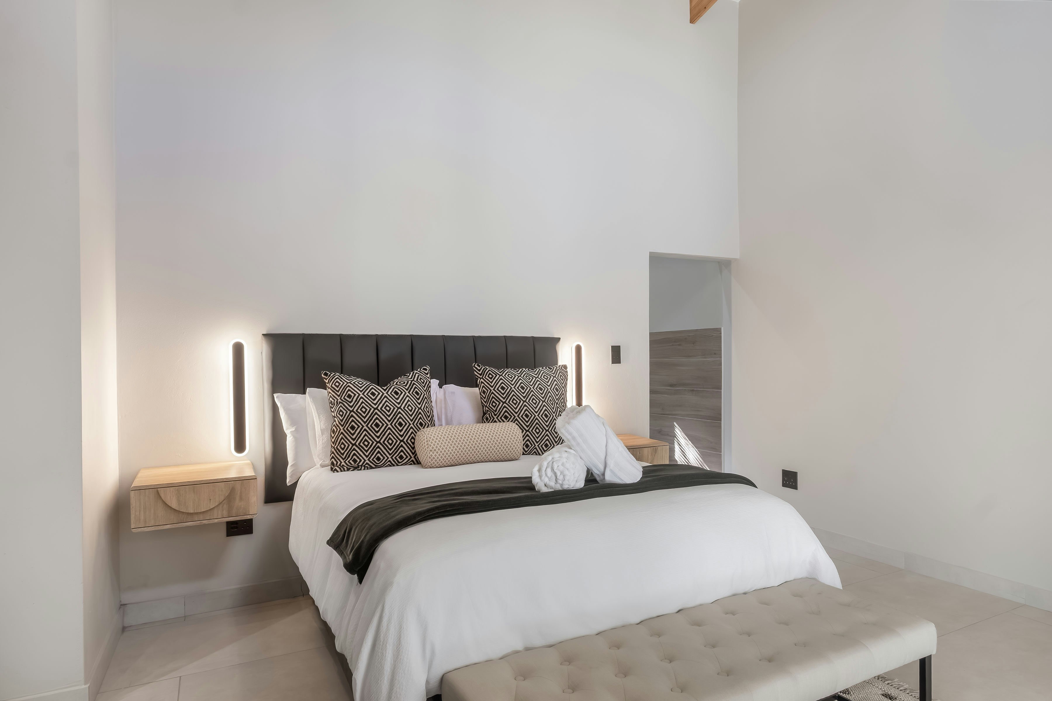 Yana’s Luxury Villa image no 14 of 25