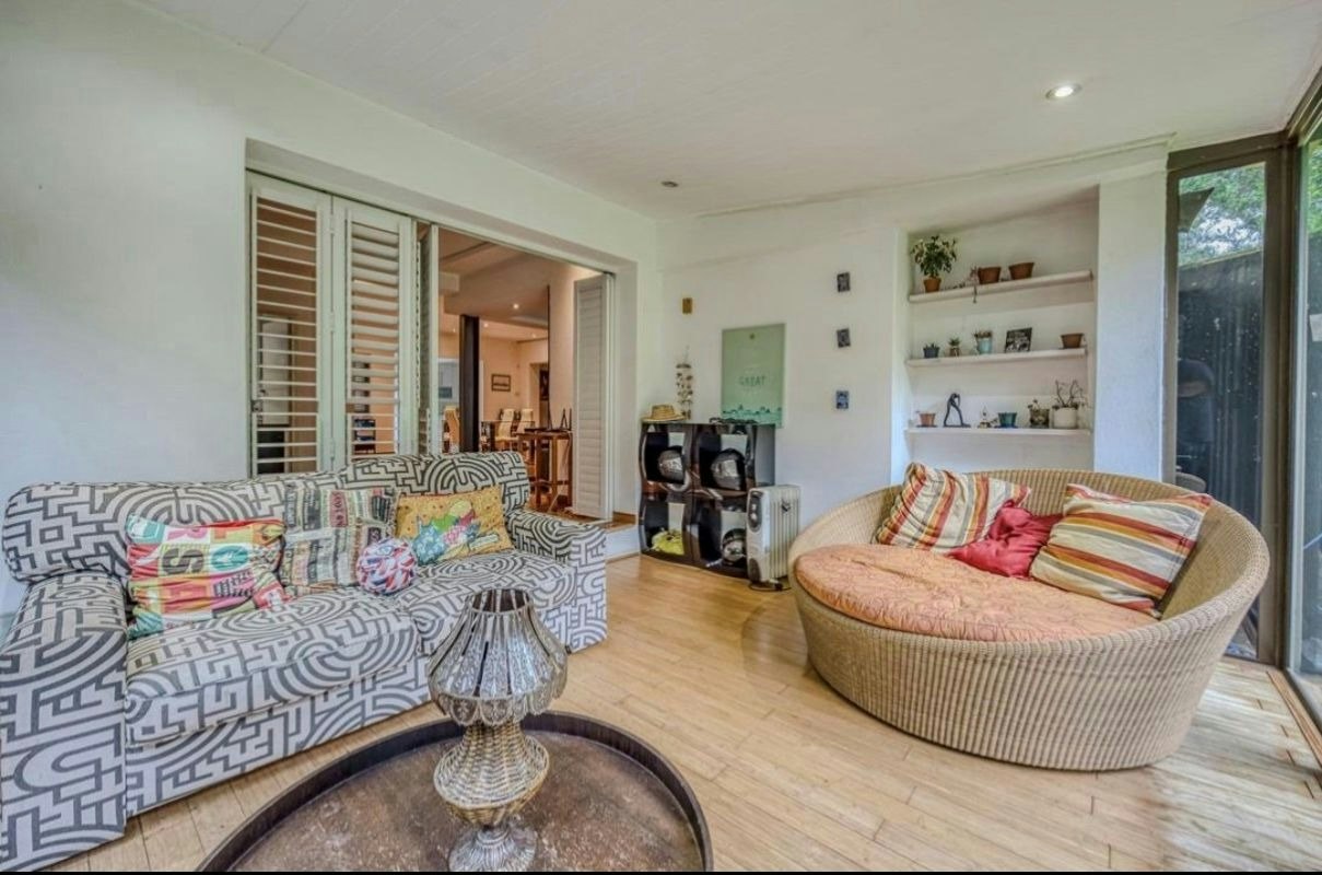 Charming Home image no 6 of 14