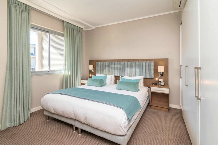 Cape Town Accommodation at 401 Harbour Bridge | Viya