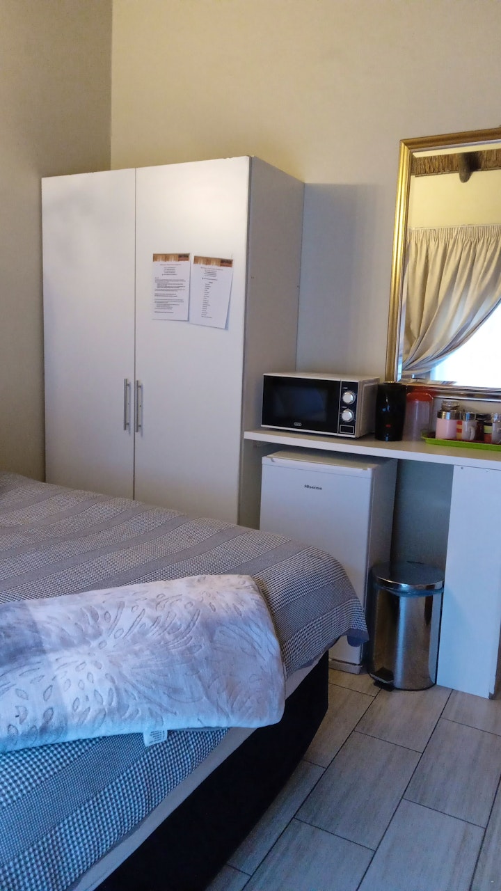 Centurion Accommodation at Thatch Haven Guesthouse | Viya