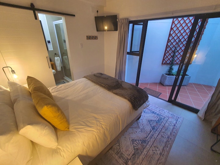 Vincent Accommodation at The Blue Door Guesthouse | Viya