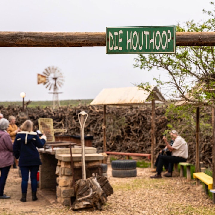 Northern Cape Accommodation at Die Houthoop Gasteplaas en Opelug Restaurant | Viya